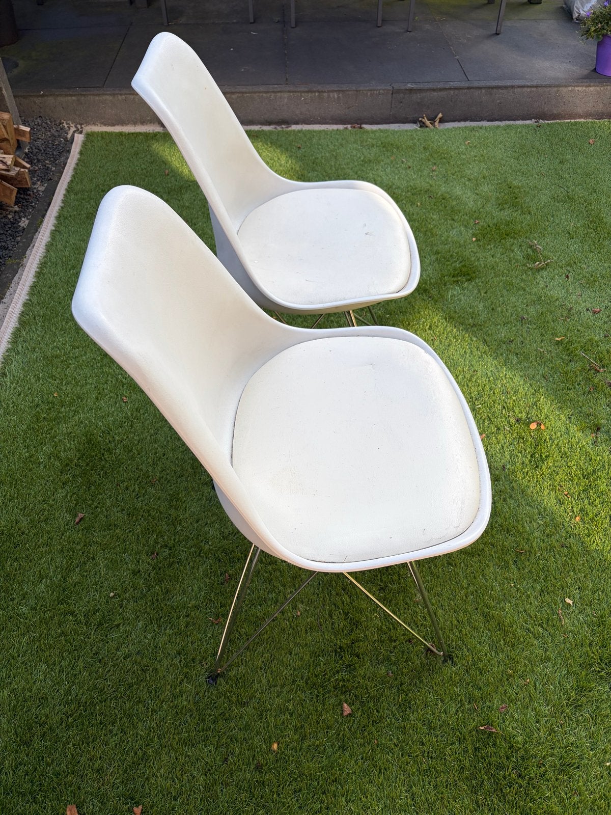 2 lookalike  Eames stoelen - Wit met chromen onderstel, Ophalen, Kunststof, Gebruikt, Twee