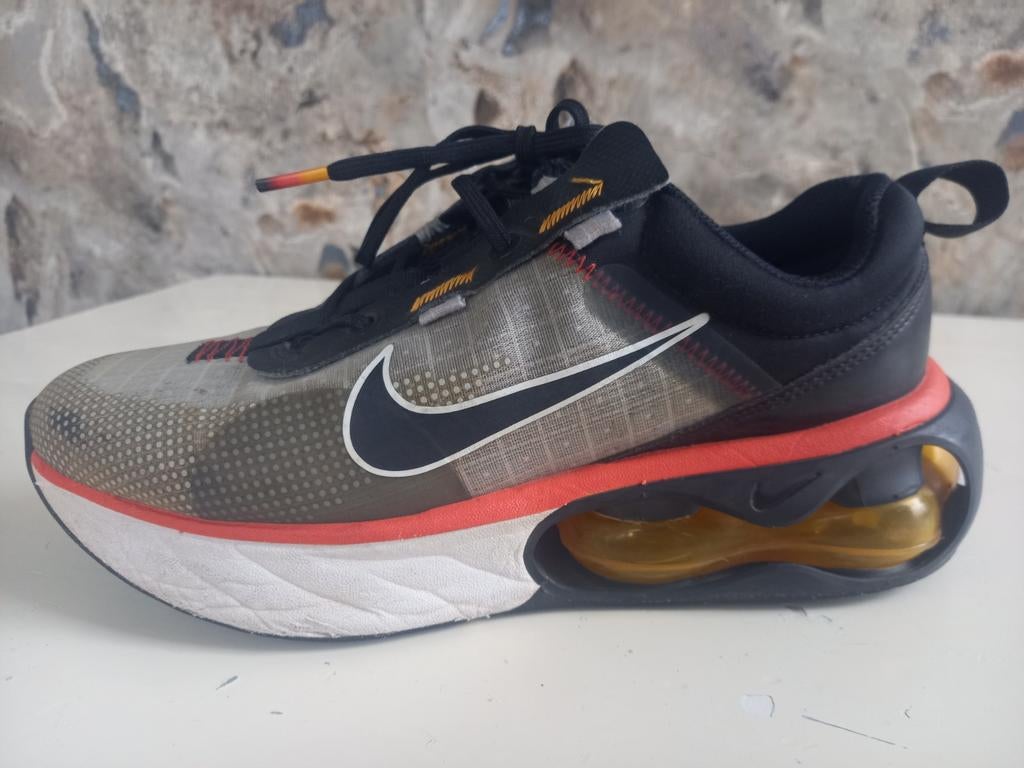 Nike Air Max Maat 39

Air is niet lek, Ophalen, Gedragen, Nike air max