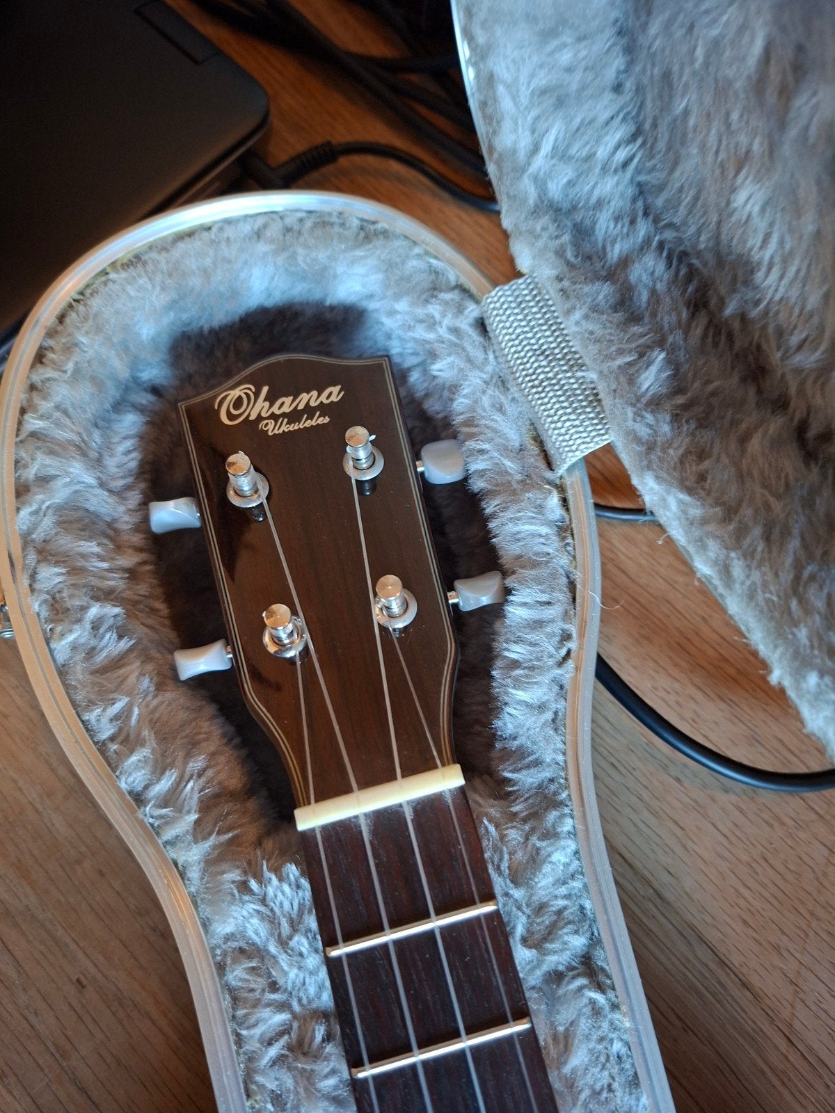 Ohana TK-35G Tenor Ukulele met koffer, Ophalen, Zo goed als nieuw, Overige typen, Met koffer