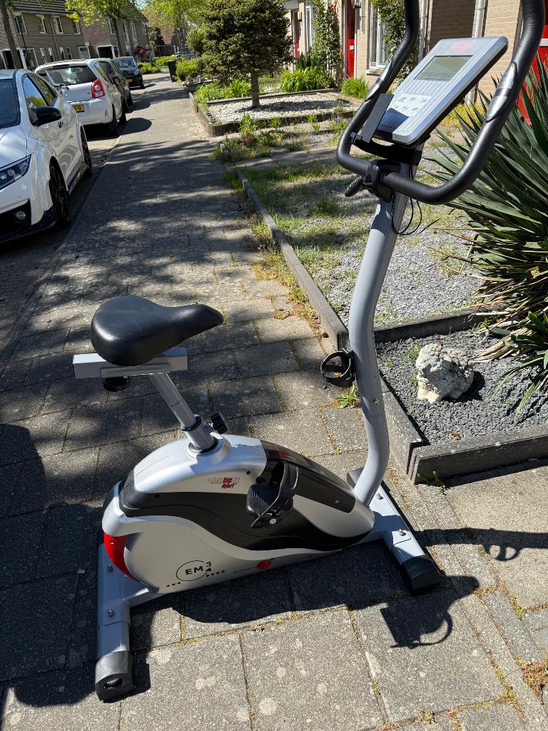 Hometrainer fiets, Sport en Fitness, Fitnessapparatuur, Ophalen, Gebruikt, Hometrainer