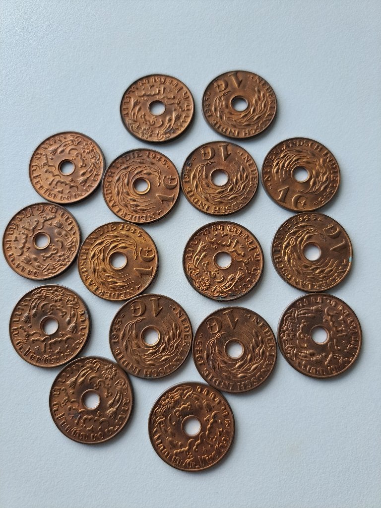 16 Nederlands-Indische munten van 1 cent uit 1945, Postzegels en Munten, Munten | Azië, Ophalen of Verzenden, Zuidoost-Azië, Setje