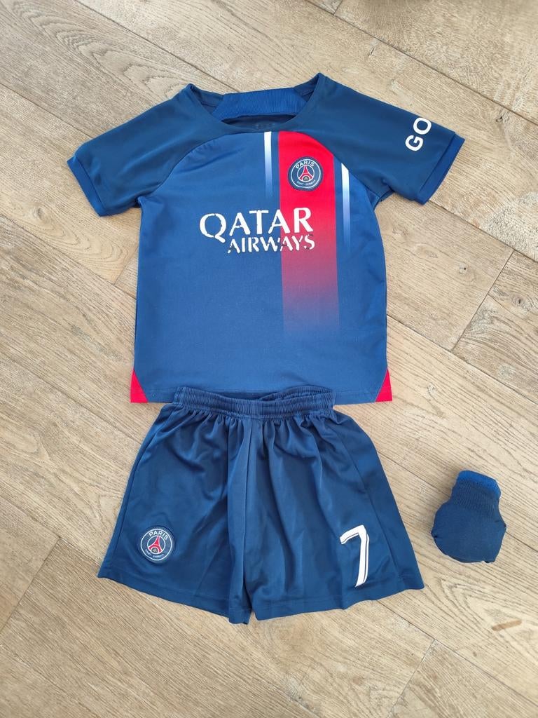Voetbalpakje/trainingspakje maat 128, Ophalen of Verzenden, Gebruikt, Jongen of Meisje, Sport- of Zwemkleding