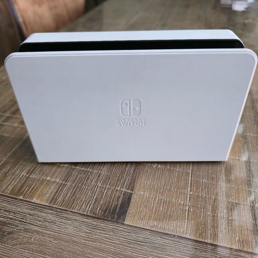 Foto 6 van Nintendo Switch OLED (wit) met veel accessoires