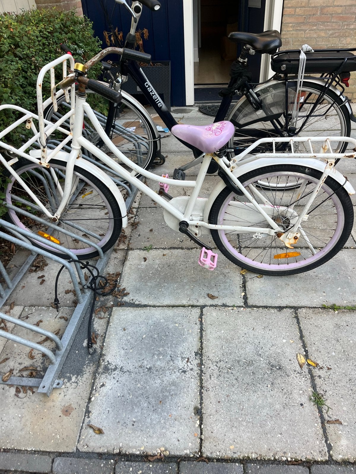 Meisjesfiets 26 inch - Fietst goed, lampjes werken, Fietsen en Brommers, Ophalen, Gebruikt, 26 inch of meer