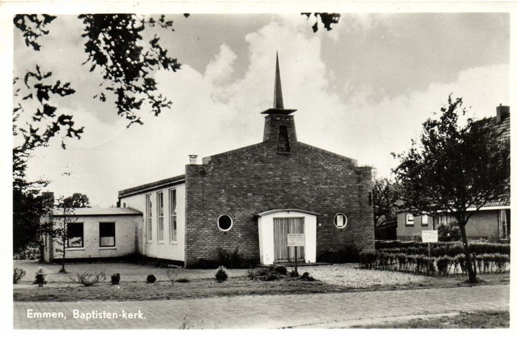 Emmen, Baptisten-kerk. - 1961 gelopen, Ophalen of Verzenden, 1960 tot 1980, Gelopen, Drenthe