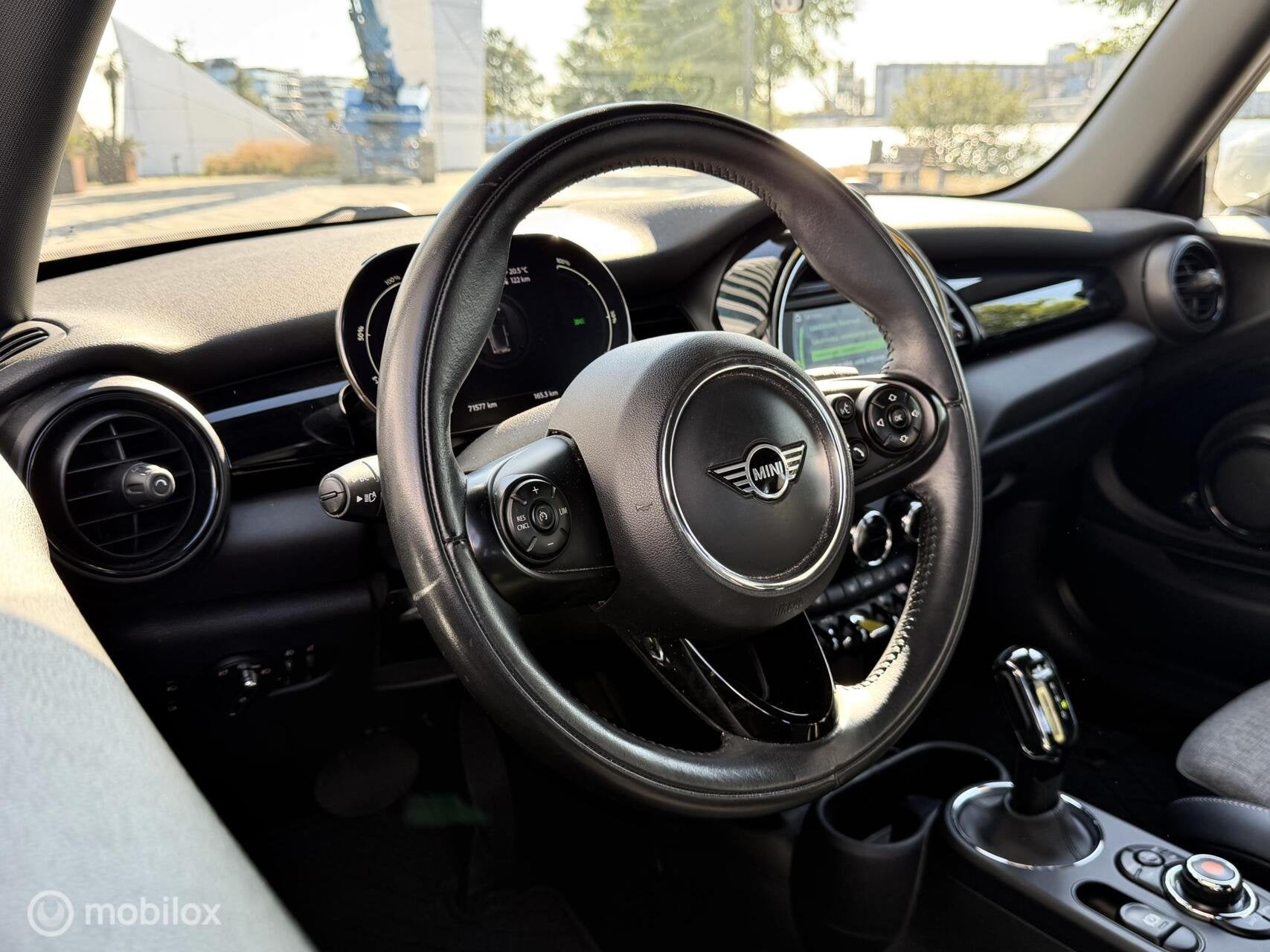 Mini Electric Essential 33 kWh | Led | Keyless | Carplay, Automatische klimaatregeling, Stof, 1340 kg, 33 kWh