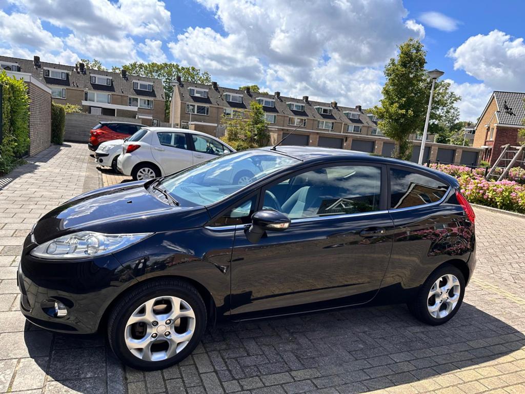 Ford Fiësta 1.25 60KW 3DR 2008 Zwart, Auto's, Voorwielaandrijving, 600 kg, 4 cilinders, Zwart
