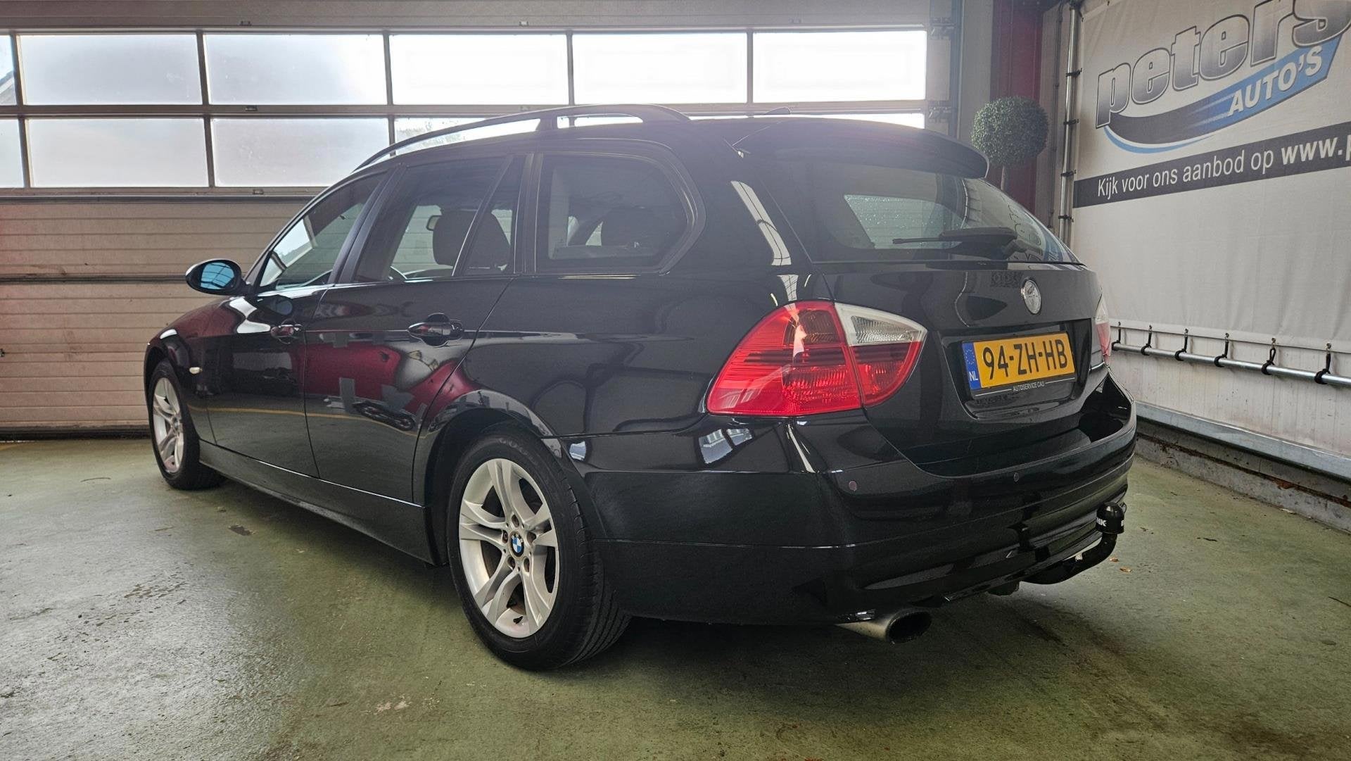 BMW 3-serie Touring 318i Business Line Pdc/Cruise/Clima/Trek, Auto's, Parkeersensor, Achterwielaandrijving, Zwart, Origineel Nederlands