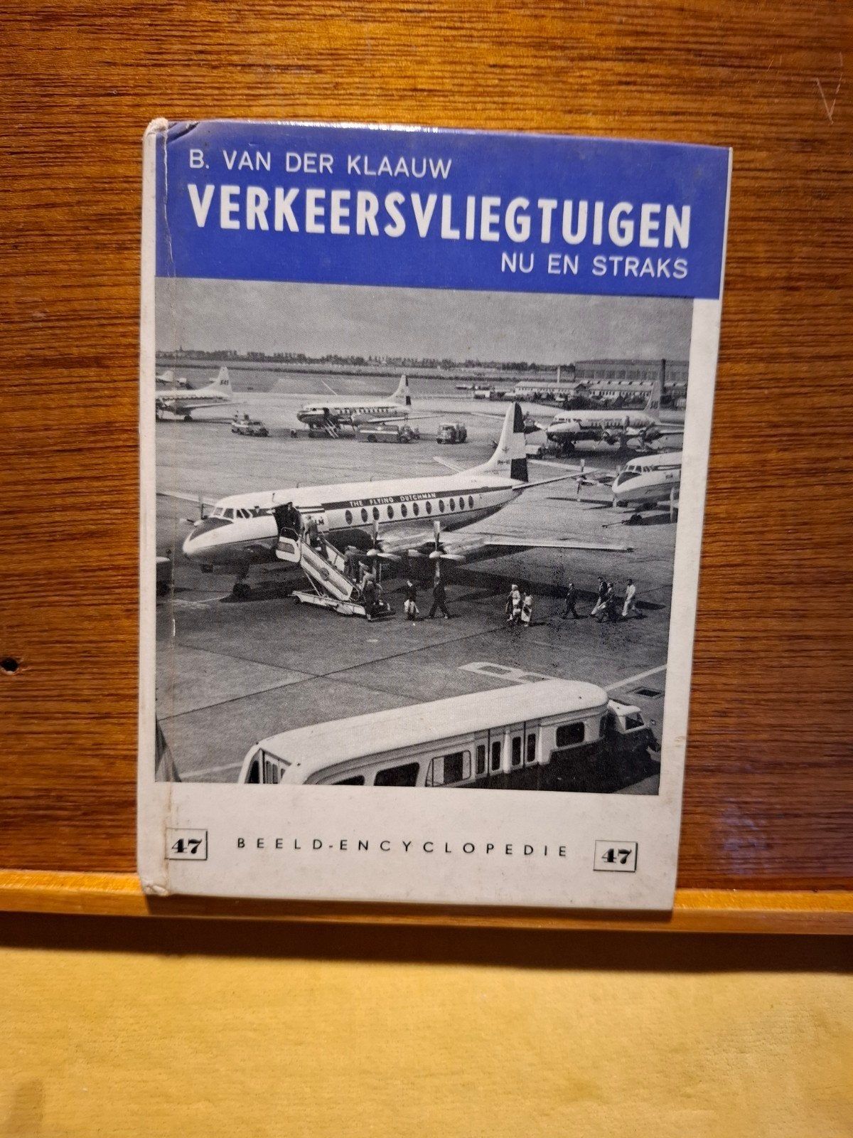 Verkeersvliegtuigen Nu en Straks - B. van der Klaauw, Ophalen of Verzenden, Gelezen, B. van der Klaauw, Vliegtuig