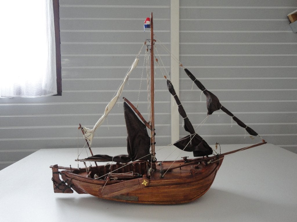 Houten Modelschip Botter, Ophalen