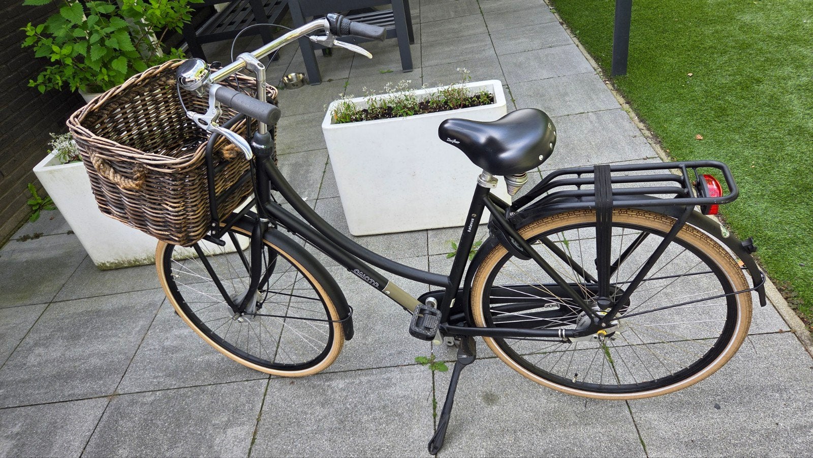 Batavus Omafiets Zwart - 55 inch, 28", 3 versnellingen, Ophalen, 53 tot 56 cm, Versnellingen, Batavus