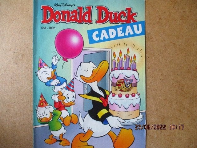 adv6952 donald duck cadeau, Eén stripboek, Ophalen, Gelezen