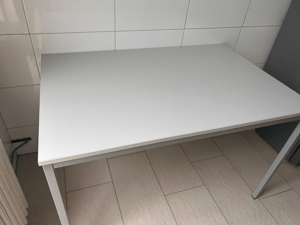 Tafel van Ikea, Huis en Inrichting, Bureaus, Ophalen