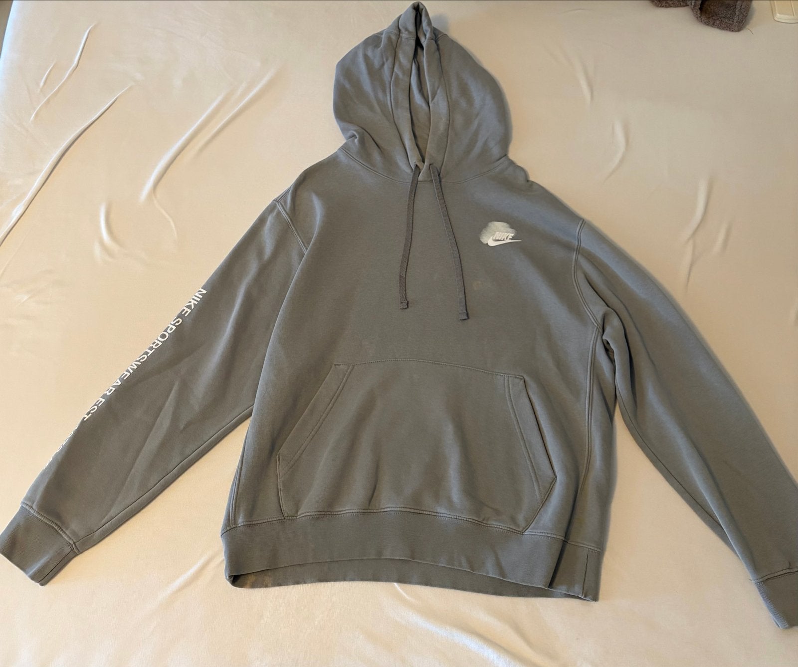 Nike hoodie grijs maat M met vlekje, Ophalen of Verzenden, Gedragen, Maat 48/50 (M), Grijs