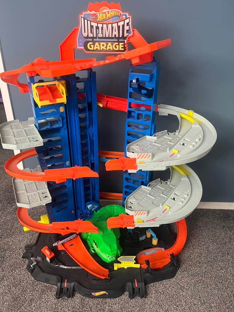 Te koop Hot wheels ultimate garage, Ophalen, Zo goed als nieuw, Handmatig, Hot Wheels