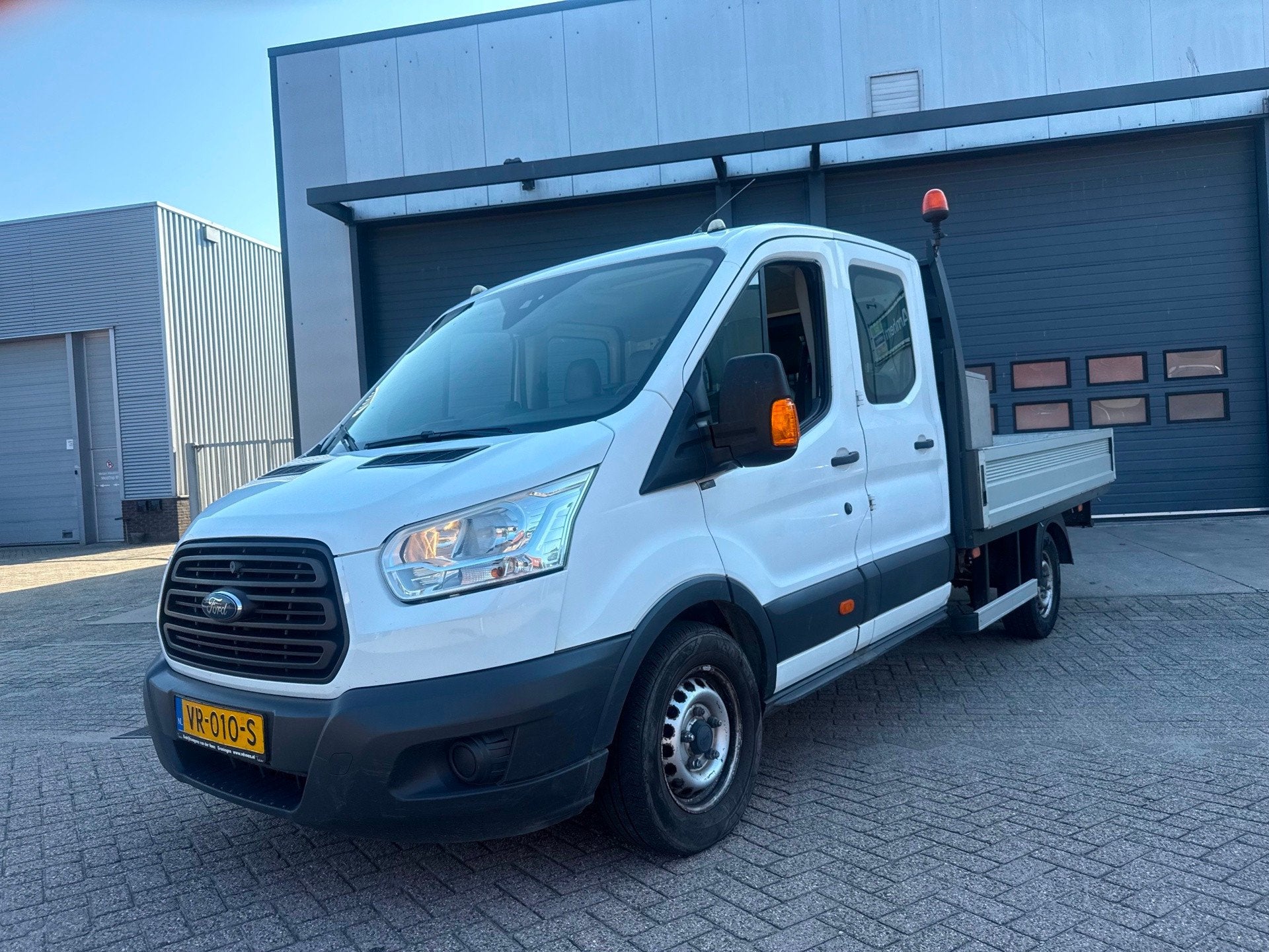 Ford Transit 350 2.2 TDCI L4H1 DC Ambiente Open laadbak, Euro 5, Gebruikt, 4 cilinders, 7 stoelen