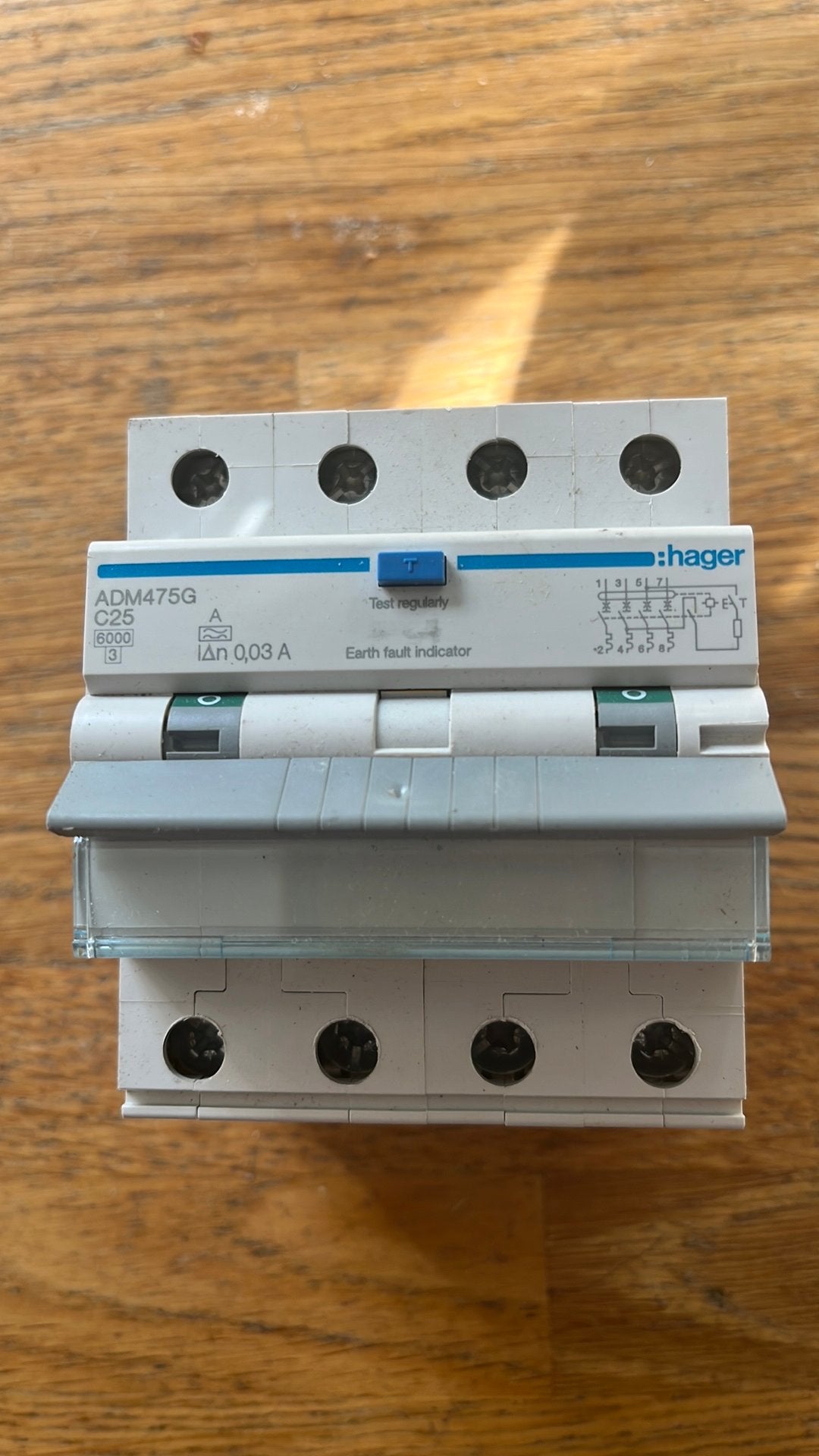 Hager aardlekautomaat C25 type ADM 475G, Ophalen of Verzenden, Zo goed als nieuw
