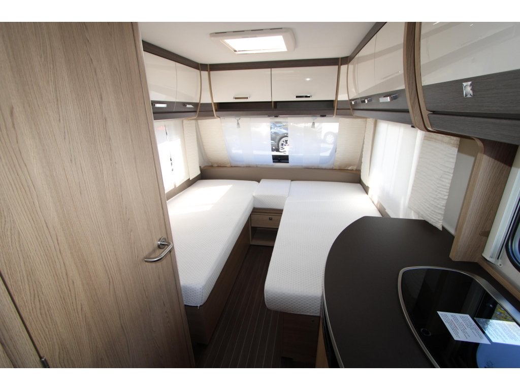 Bürstner Averso 490 TL Mover-Luifel-Voortent-, Caravans en Kamperen, Rondzit, Bedrijf, Bürstner, Kachel