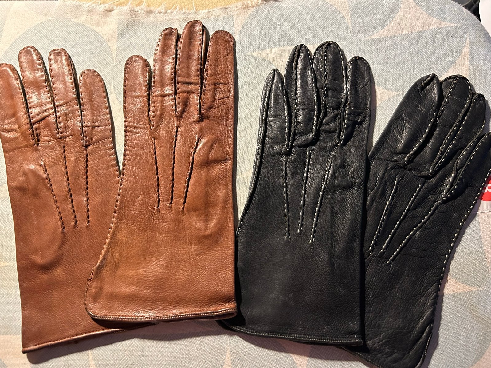 5 paar diverse handschoenen: leer, tricot, voile - lang & ko, Antiek en Kunst, Ophalen of Verzenden