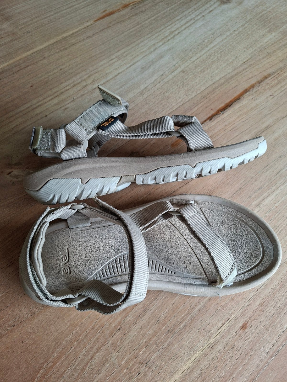 TEVA Huricane XLT 2 sandalen maat 40 kleur sesam, Ophalen of Verzenden, Zo goed als nieuw, Schoenen