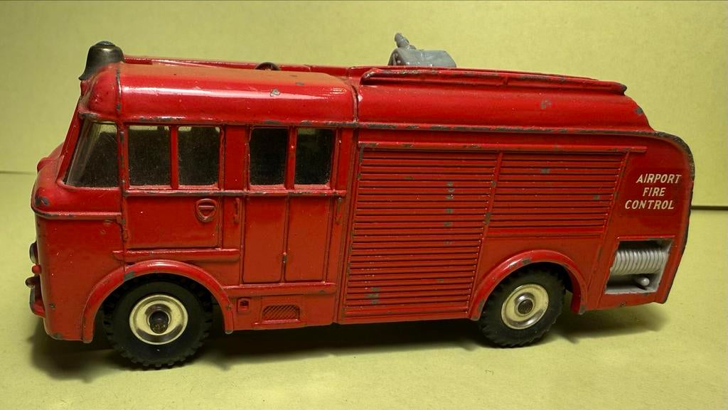 Dinky Toys Airport Fire Control Engine, No 276, Overige merken, Gebruikt, 1:50 of kleiner, Ophalen of Verzenden