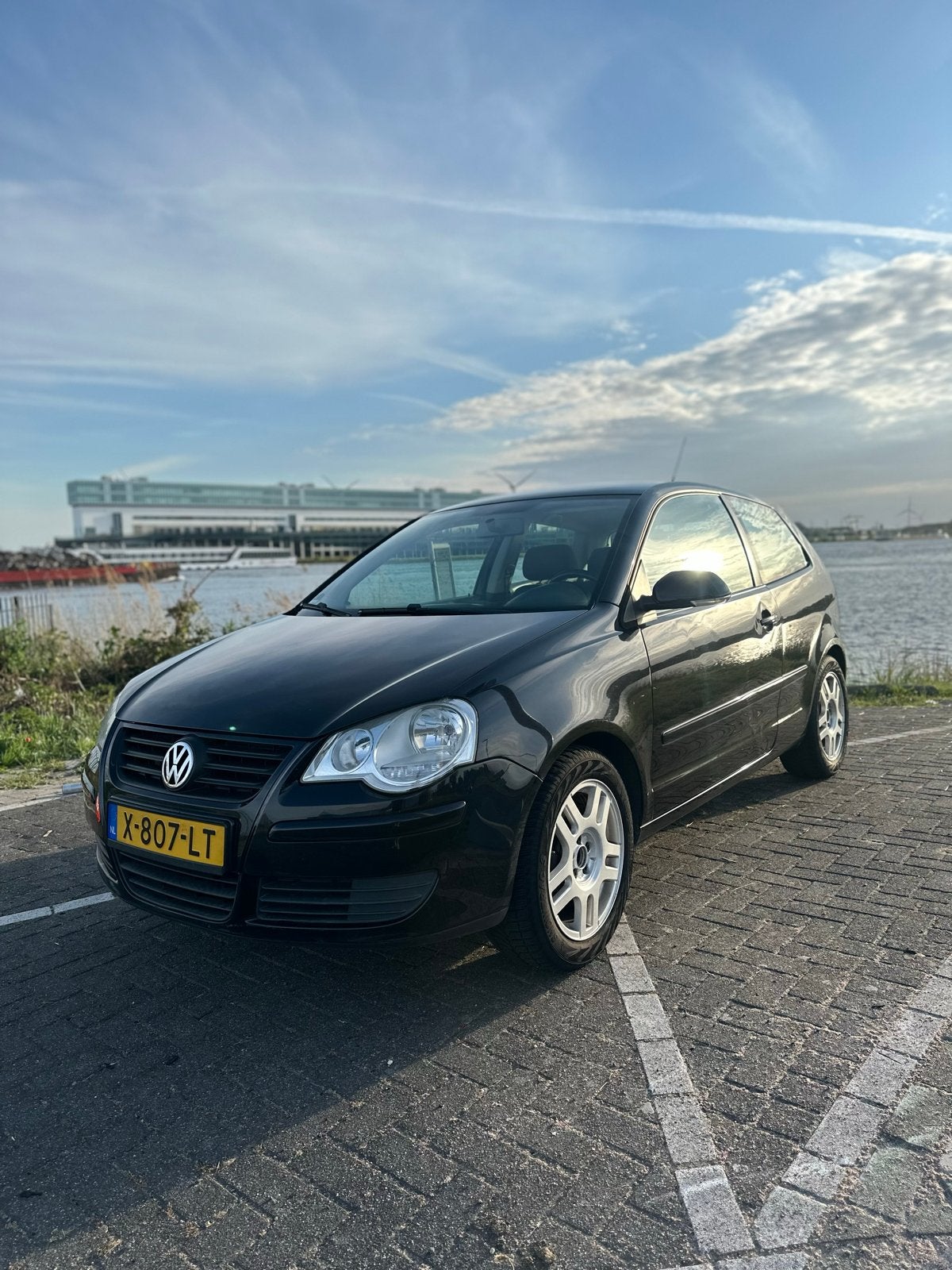 Volkswagen Polo 1.2 2009 Zwart nieuwe apk, Auto's, Voorwielaandrijving, 989 kg, 1198 cc, Zwart