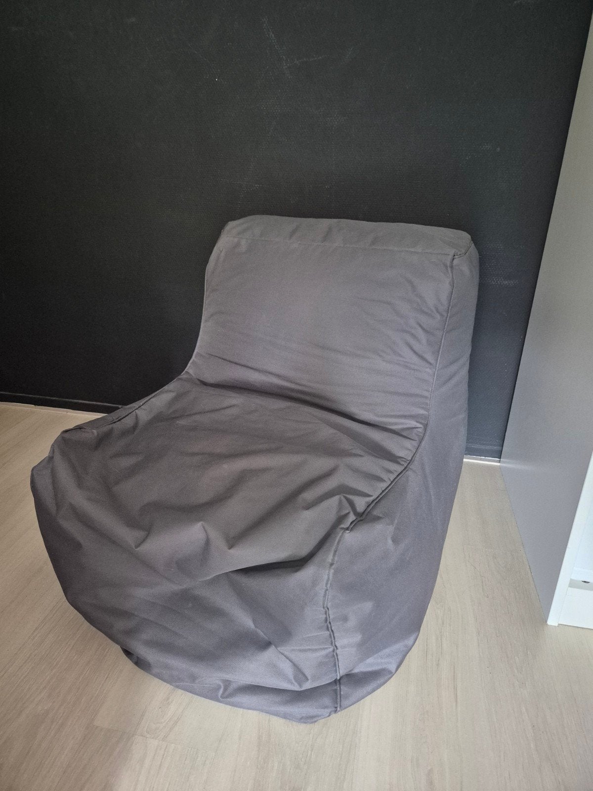 Zitzak van Lebel in stevige grijze stof (80x64x60 cm), Huis en Inrichting, Zitzakken, Ophalen, Gebruikt, Grijs, Zitzak