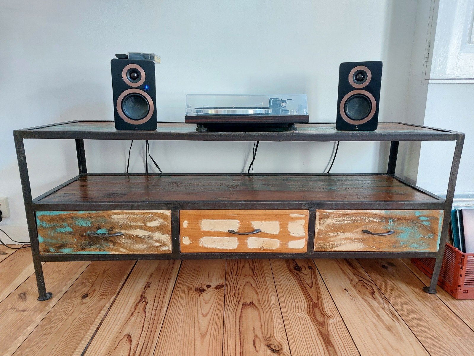 Vintage scrapwood TV meubel, 100 tot 150 cm, Scrapwood, Zo goed als nieuw, Minder dan 100 cm