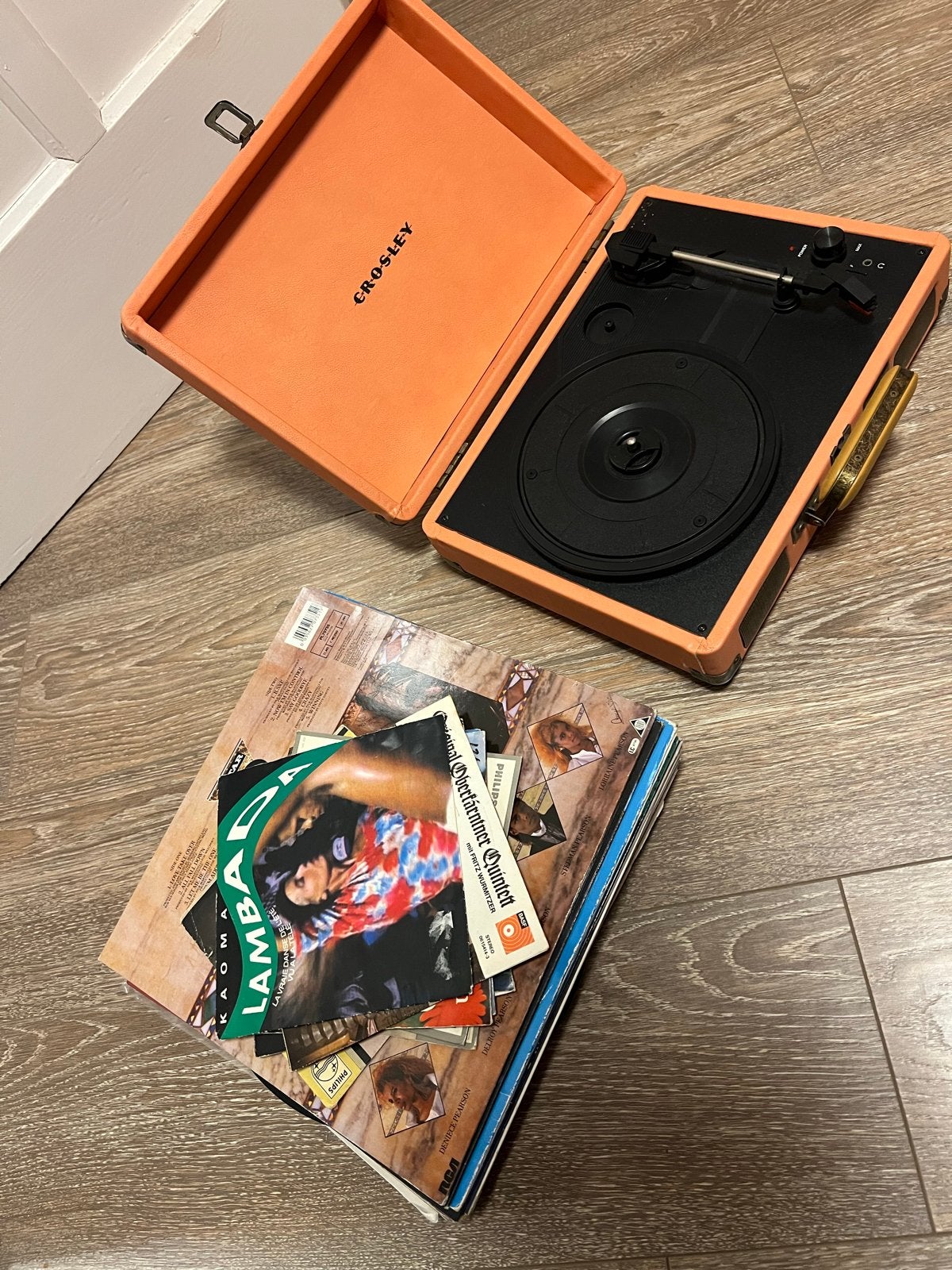 Crosley Platenspeler met wat platen, zonder voedingskabel, Ophalen of Verzenden, Gebruikt, Platenspeler, Overige merken