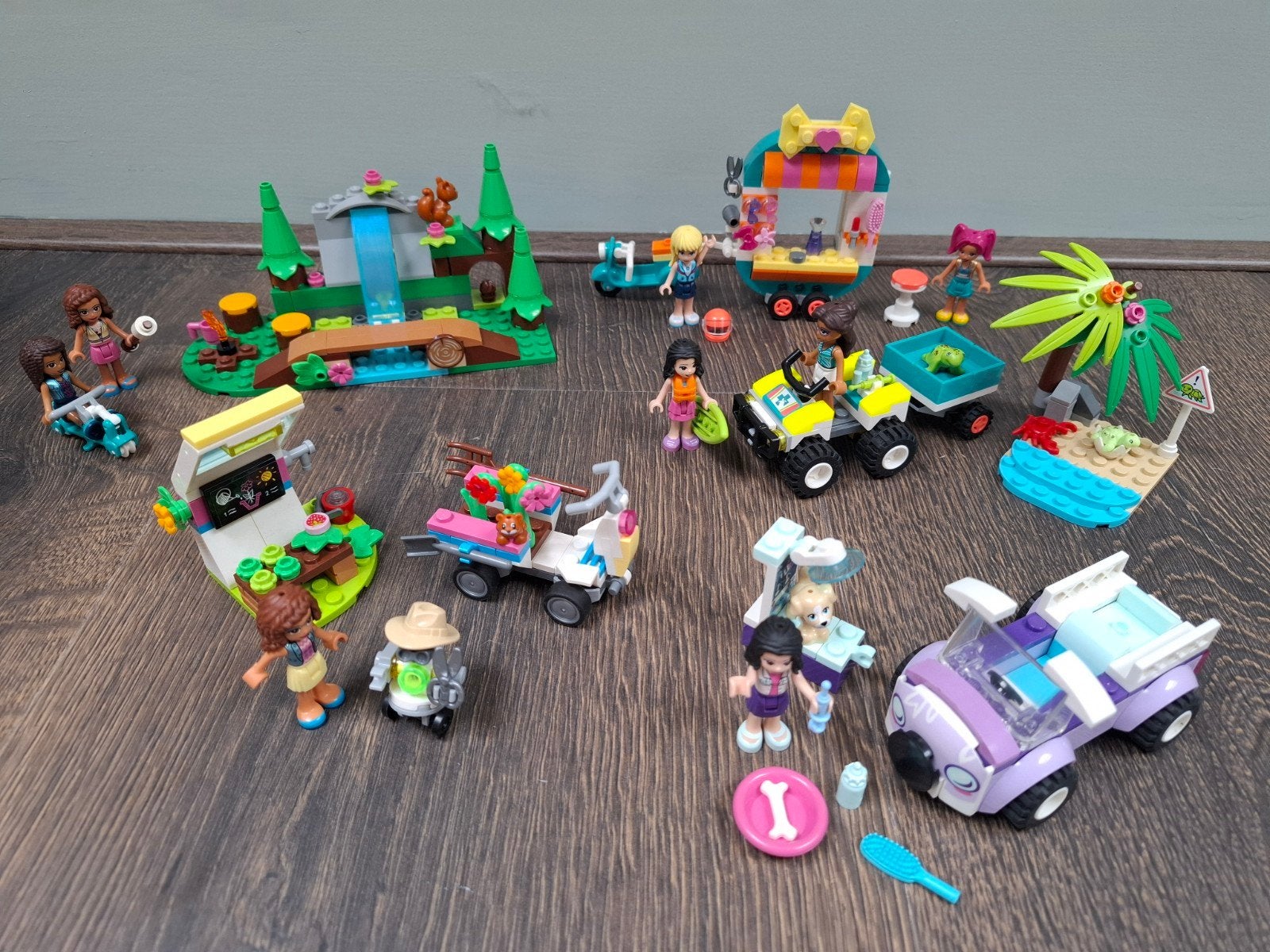 5 sets van Lego Friends 41719, 41697, 41677, 41360, 41425, Lego, Friends, Ophalen of Verzenden, Complete set