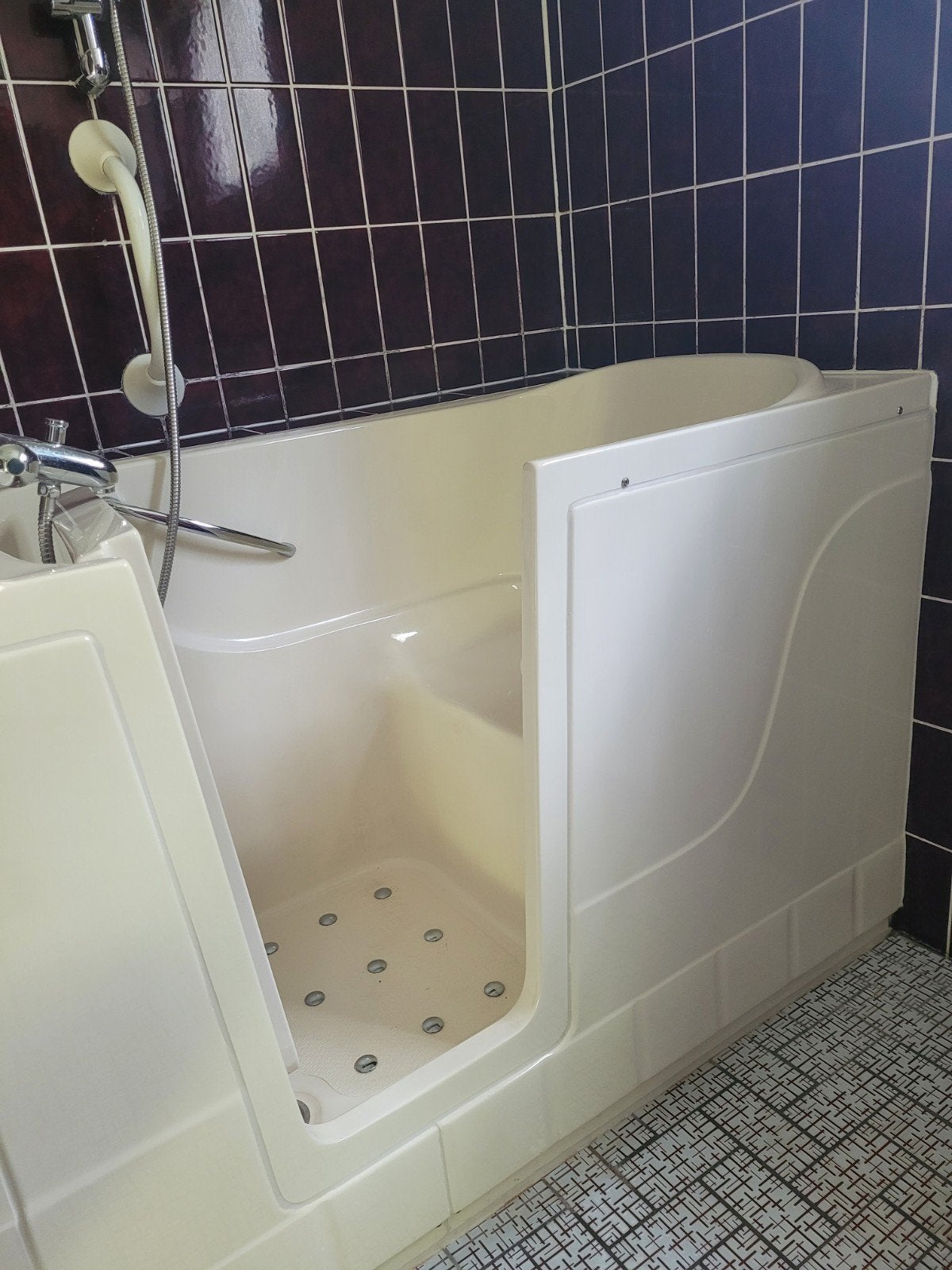 Senioren Zitbad met Bubbelbadfunctie en Lage Instap, Ophalen, Gebruikt, Bad