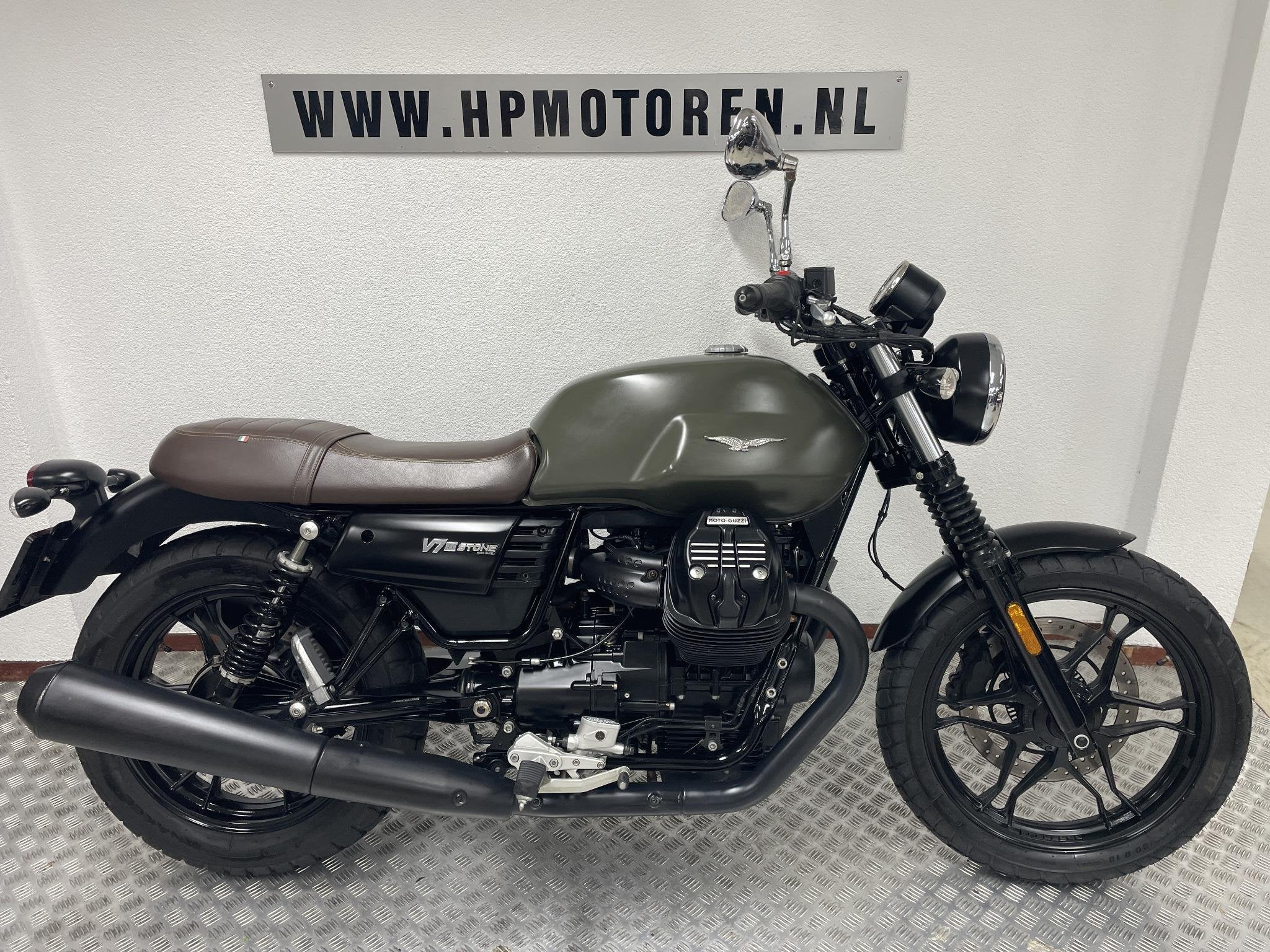 Moto Guzzi V7 III SPECIAL STONE ARMY ABS BOVAGGARANTIE NIEUW, Motoren, 744 cc, Sport, Piaggio Vespa B.V., Minervum 7272
4817 ZM  Breda, NL
