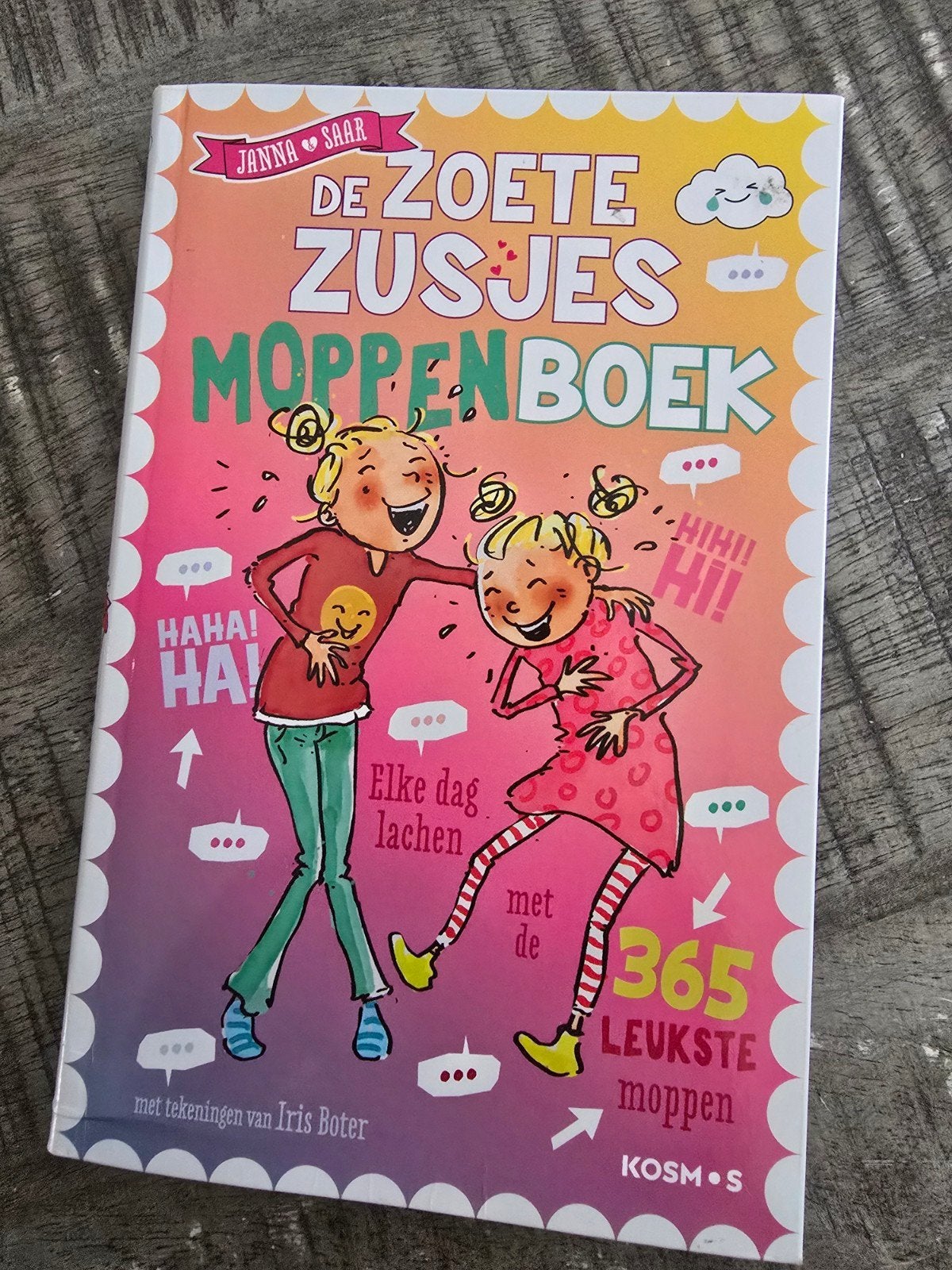 De Zoete Zusjes Moppenboek - 365 leukste moppen, Ophalen of Verzenden, Zo goed als nieuw, Janna en Saar, Moppen