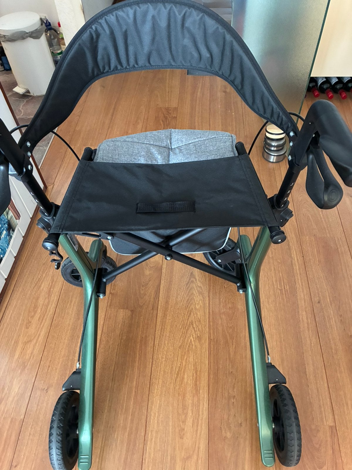 Rollator zo goed als nieuw, Diversen, Rolstoelen, Ophalen, Inklapbaar, Zo goed als nieuw, Duwrolstoel