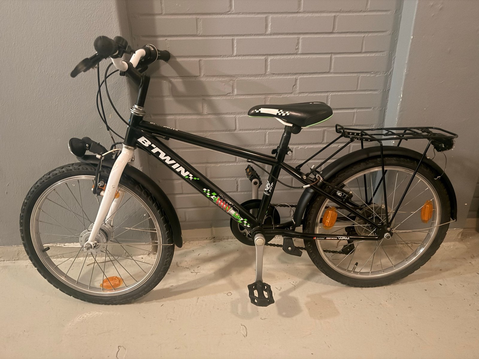 B'TWIN Racingboy 540 kinderfiets 20 inch, Ophalen, Zo goed als nieuw, Trommelrem, 16 tot 20 inch
