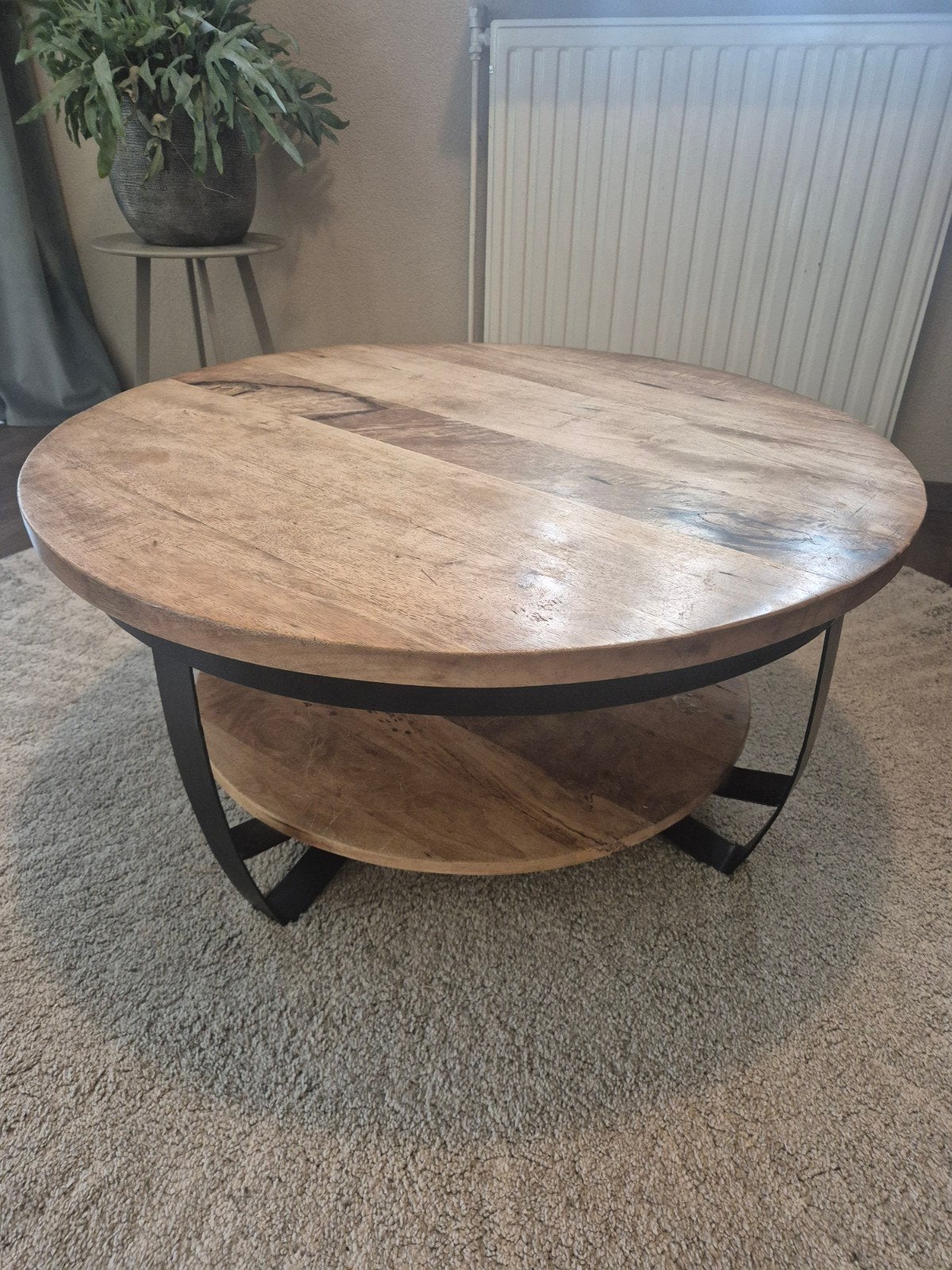 Ronde salontafel van mangohout en metaal, Gebruikt, 50 tot 100 cm, Industrieel, Landelijk, Rond