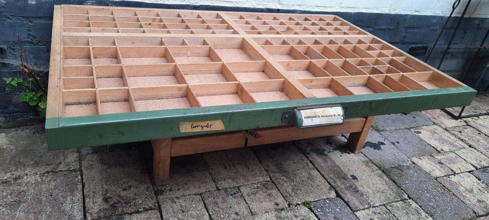 Antieke letterbak / zetlade - Hout en groen metaal, Ophalen of Verzenden