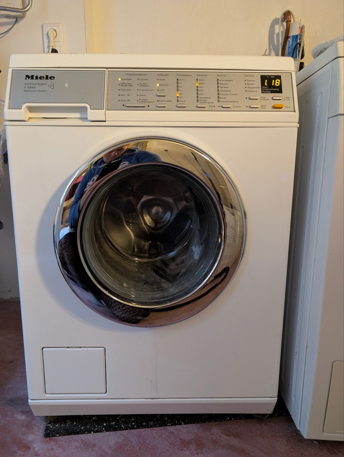 Miele SoftCare System V 5645 Wasmachine, Ophalen, 1200 tot 1600 toeren, Gebruikt, 4 tot 6 kg