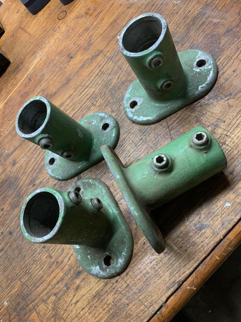 Buishouders muurbevestiging (4x), Ophalen of Verzenden, Gebruikt, Overige typen, Minder dan 2 meter