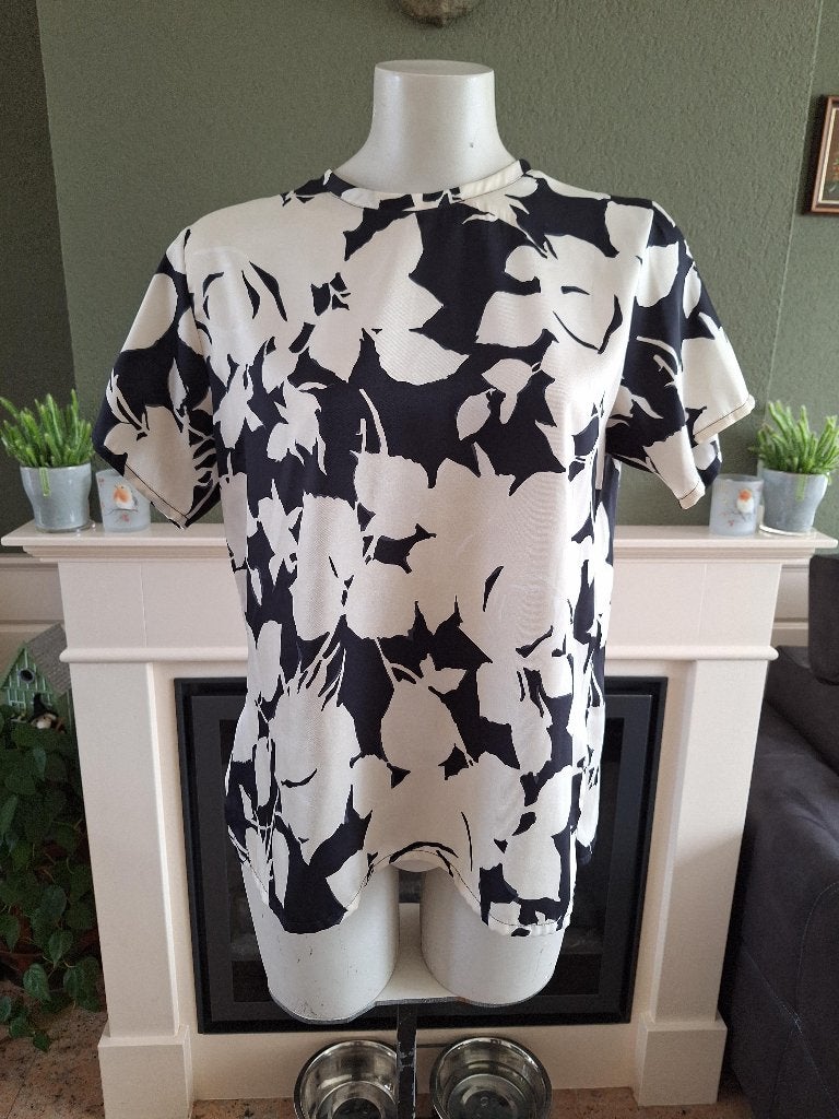 Seventy mooie crème zwarte top IT 42 NL 38, Kleding | Dames, Maat 38/40 (M), Verzenden, Zwart, Zo goed als nieuw