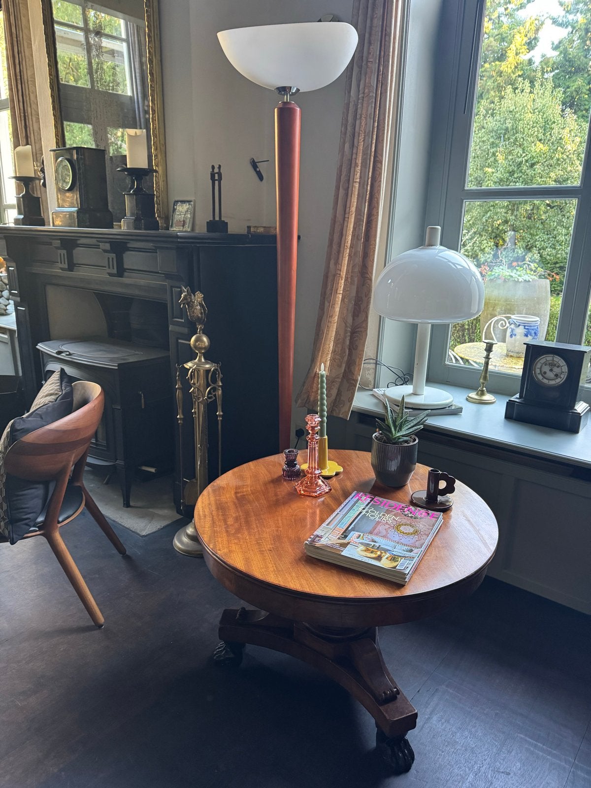 Antieke ronde salontafel met leeuwenpoten, Ophalen of Verzenden