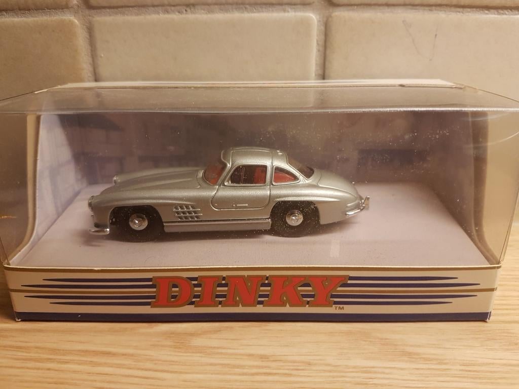 Dinky mercedes 300sl gullwing 1955 grijs, Ophalen of Verzenden, Zo goed als nieuw, Auto, Dinky Toys