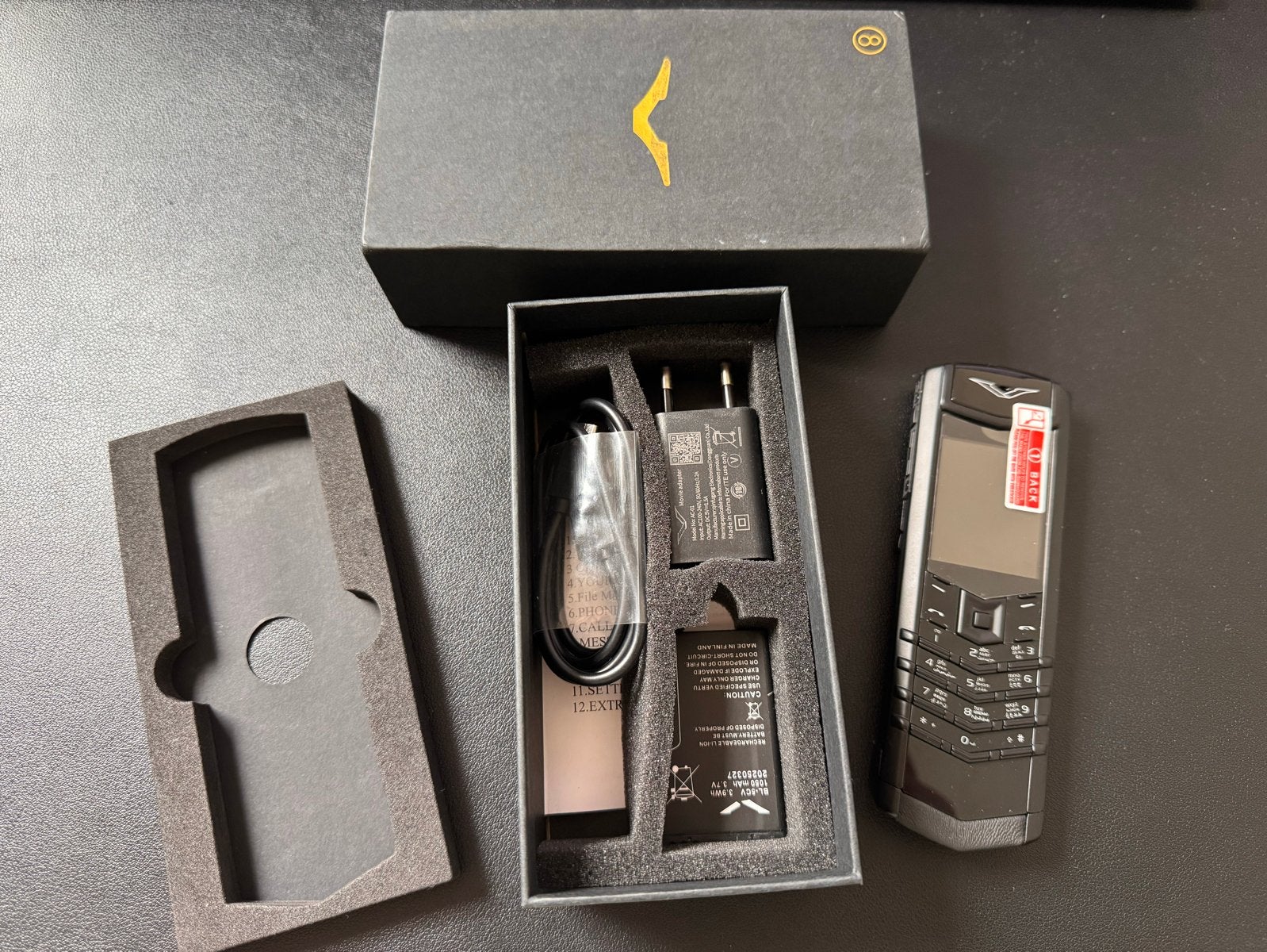 Vertu Signature S Pure Black (replica), Geen camera, Nieuw, Ophalen of Verzenden, Klassiek of Candybar