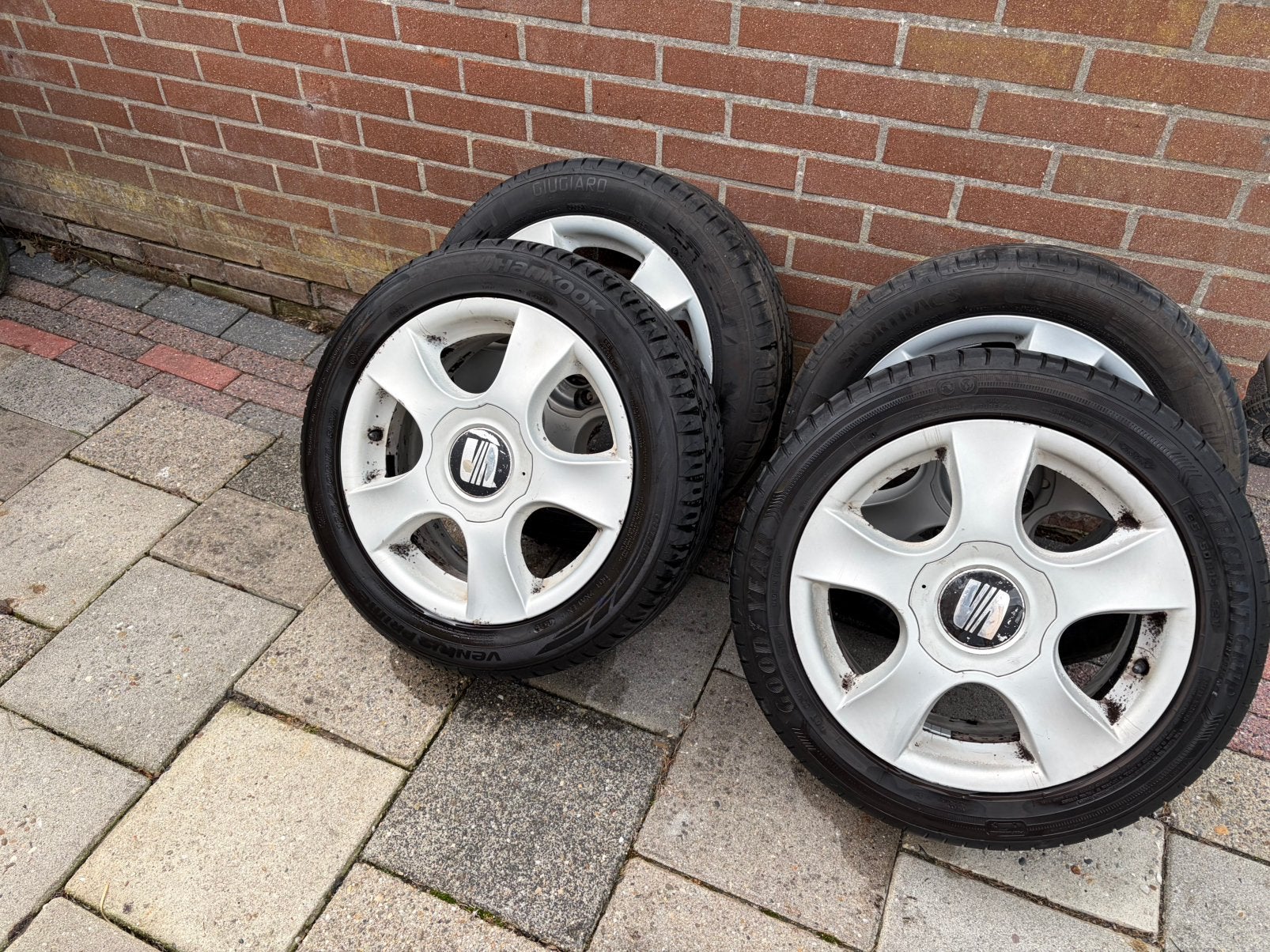 wielen met goede banden 4x100 15inch, Auto diversen, Auto-accessoires, Ophalen