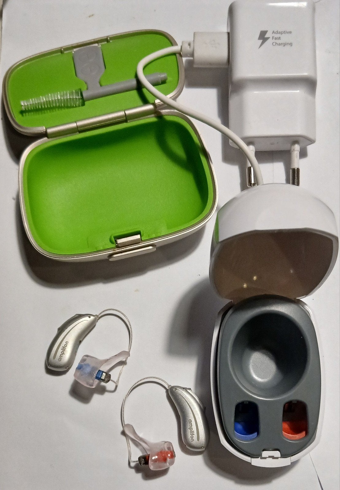 amplifon hoortoestel met lader, Diversen, Ophalen of Verzenden, Gebruikt