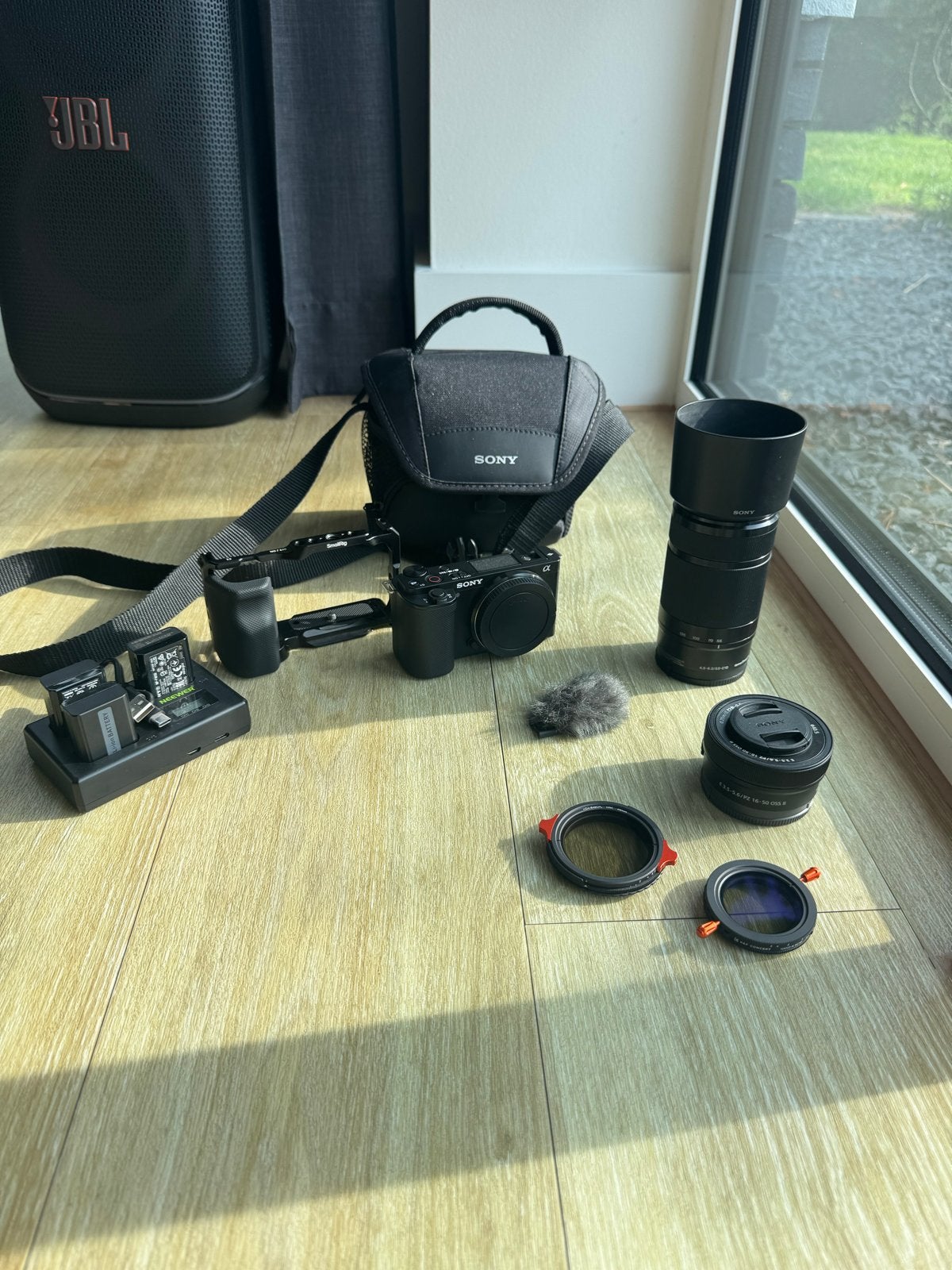 Zgan Sony ZV-E10 met accessoires en lenzen. Met garantie!, Audio, Tv en Foto, Fotocamera's Digitaal, Bluetooth, Ophalen of Verzenden