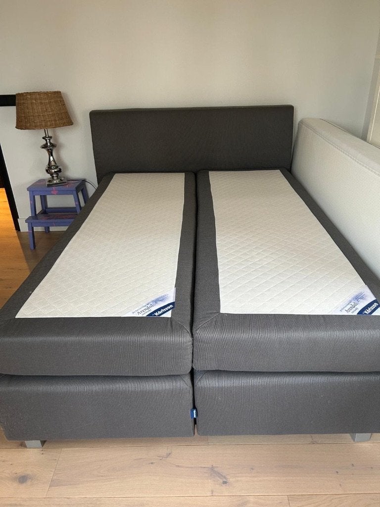 2-persoons bed, boxspring 140x200, antraciet, merk  Karlsson, Ophalen, Tweepersoons, 140 cm, Zo goed als nieuw