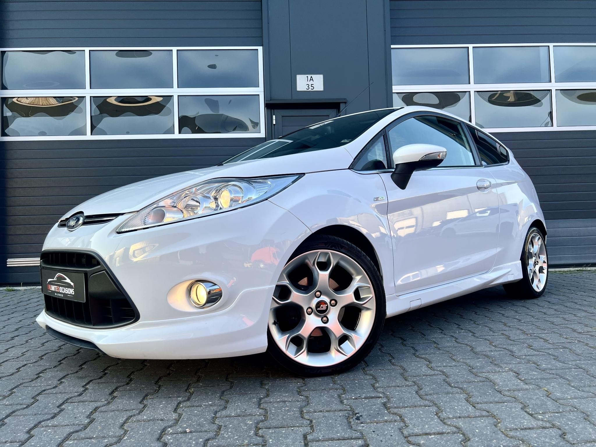 Ford Fiesta 1.6 ST-LINE *120PK*LEER*ECC*SONY, 1596 cc, Gebruikt, 4 cilinders, Automatische klimaatregeling