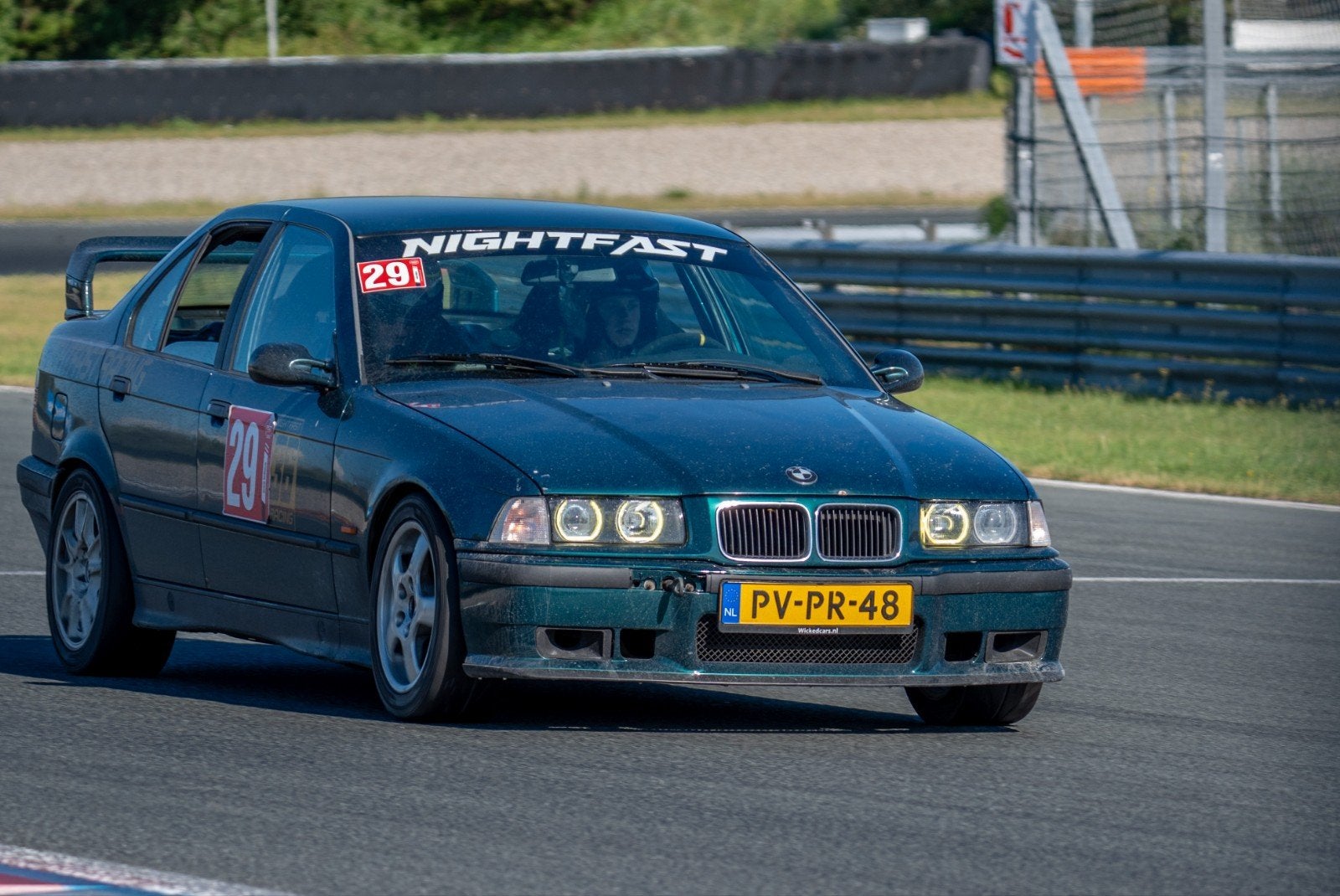 BMW E36 325i Sedan Raceauto – Betrouwbare circuitauto – 2:07, Auto's, 1596 cc, Achterwielaandrijving, 1250 kg, 4 cilinders