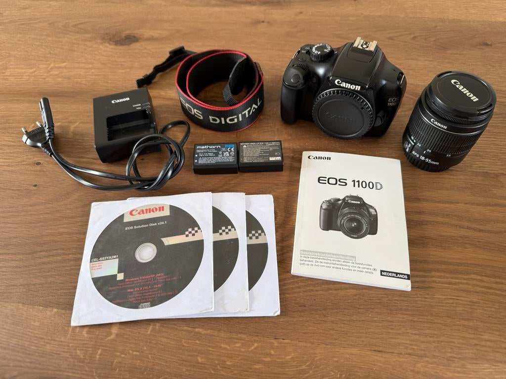 Canon EOS 1100D + canon EF-S 18-55mm mark III lens, Canon, Ophalen of Verzenden, Zo goed als nieuw, Geen optische zoom